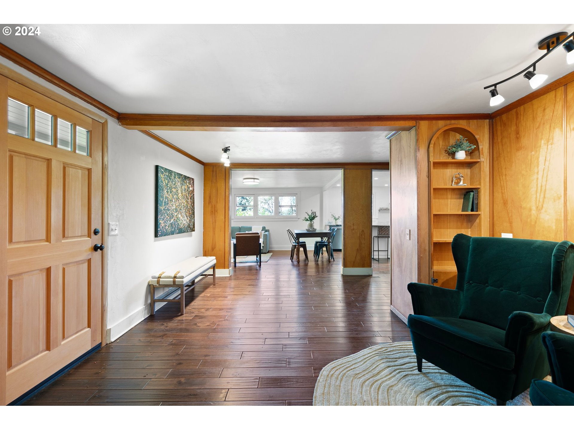 2919 Jefferson Street Eugene, OR 97405 - Photo 5 of 38 a living room with furniture and wooden floor