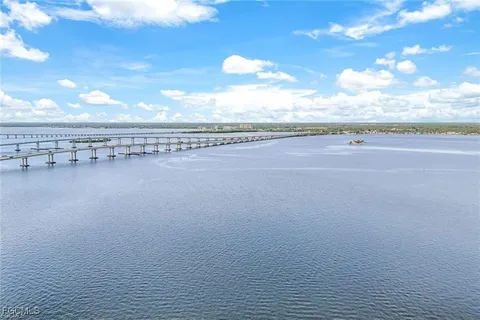 $359,900 | 2080 West First Street, Unit 109, Fort Myers, FL 33901