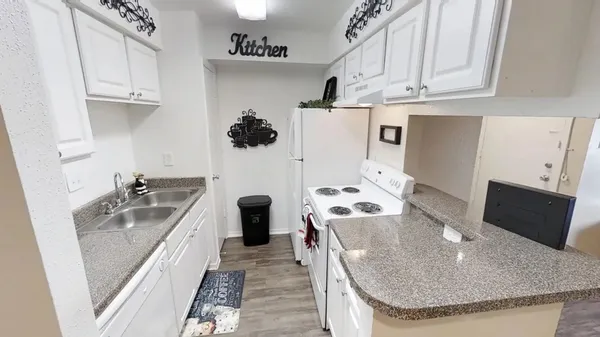 $909 | 515 South Bender Avenue, Unit 504, Humble, TX 77338