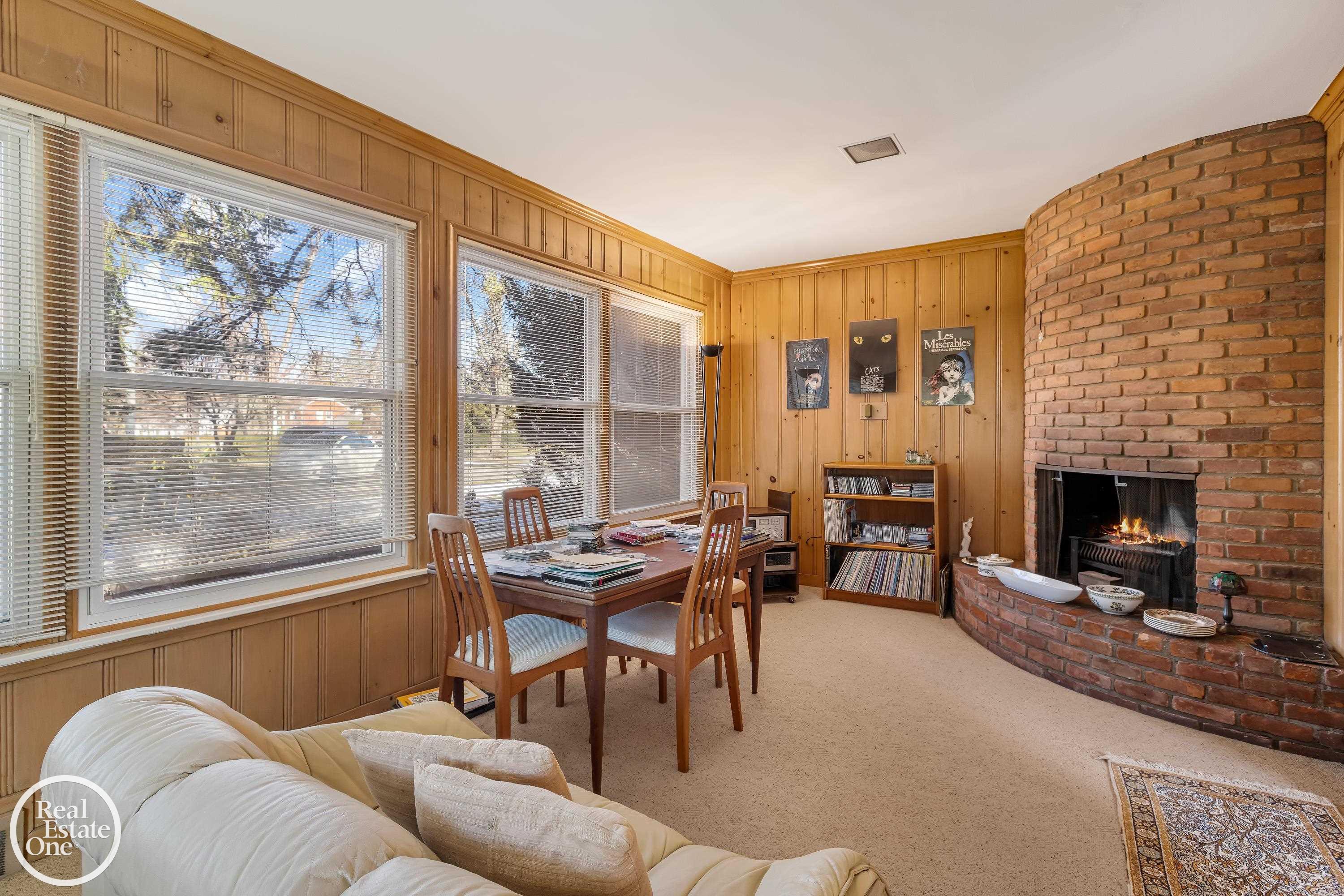 161 Stephens Road Grosse Pointe, MI 48236 - Photo 22 of 65 50169099-917C0024-8D49-49FE-BB8C-7AC82CED8373.JPG