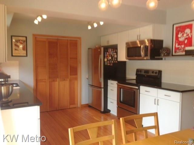 3585 Culbertson Avenue Rochester, MI 48307 - Photo 13 of 34 image_13.jpg