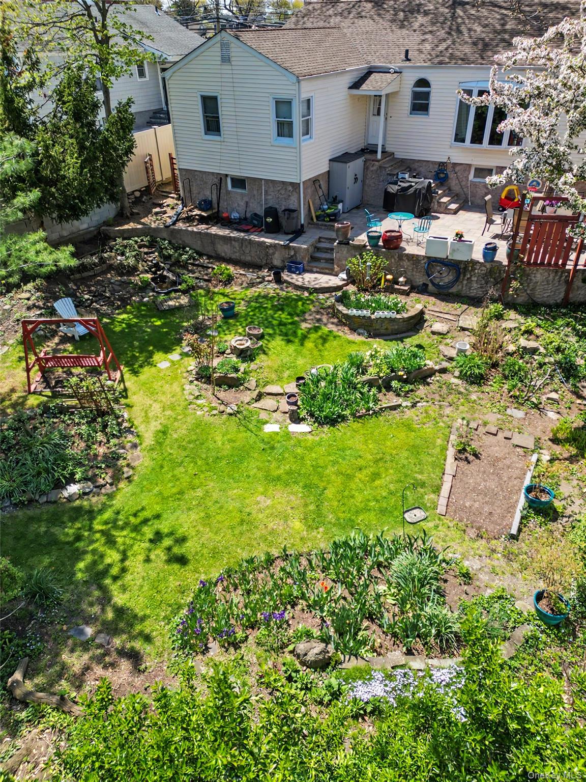 50 Little Whaleneck Road Merrick, NY 11566 - Photo 31 of 38
