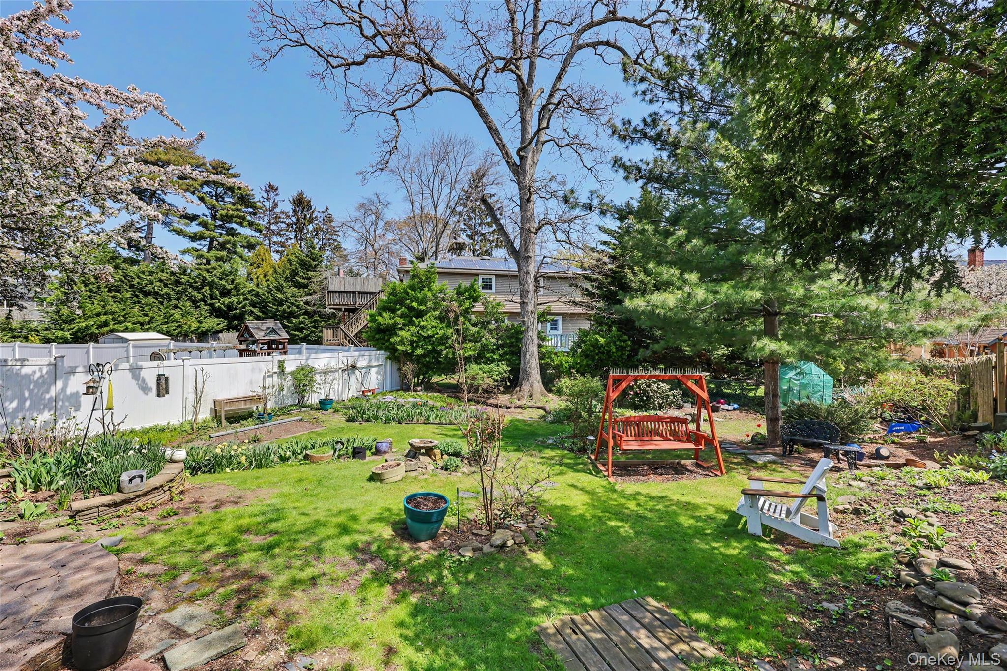 50 Little Whaleneck Road Merrick, NY 11566 - Photo 33 of 38