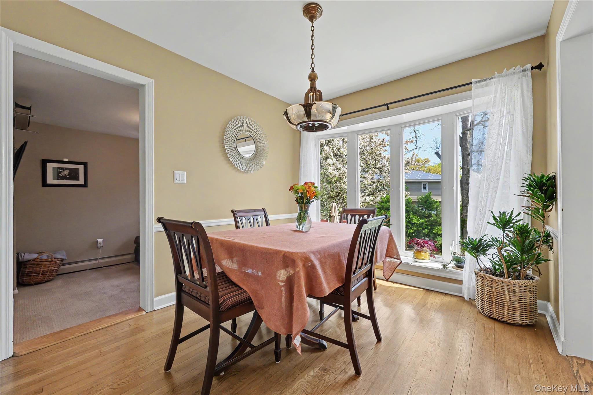 50 Little Whaleneck Road Merrick, NY 11566 - Photo 5 of 38