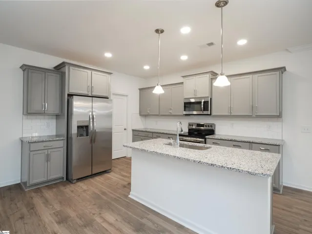 $2,085 | 7 Thorne Street, Fountain Inn, SC 29644