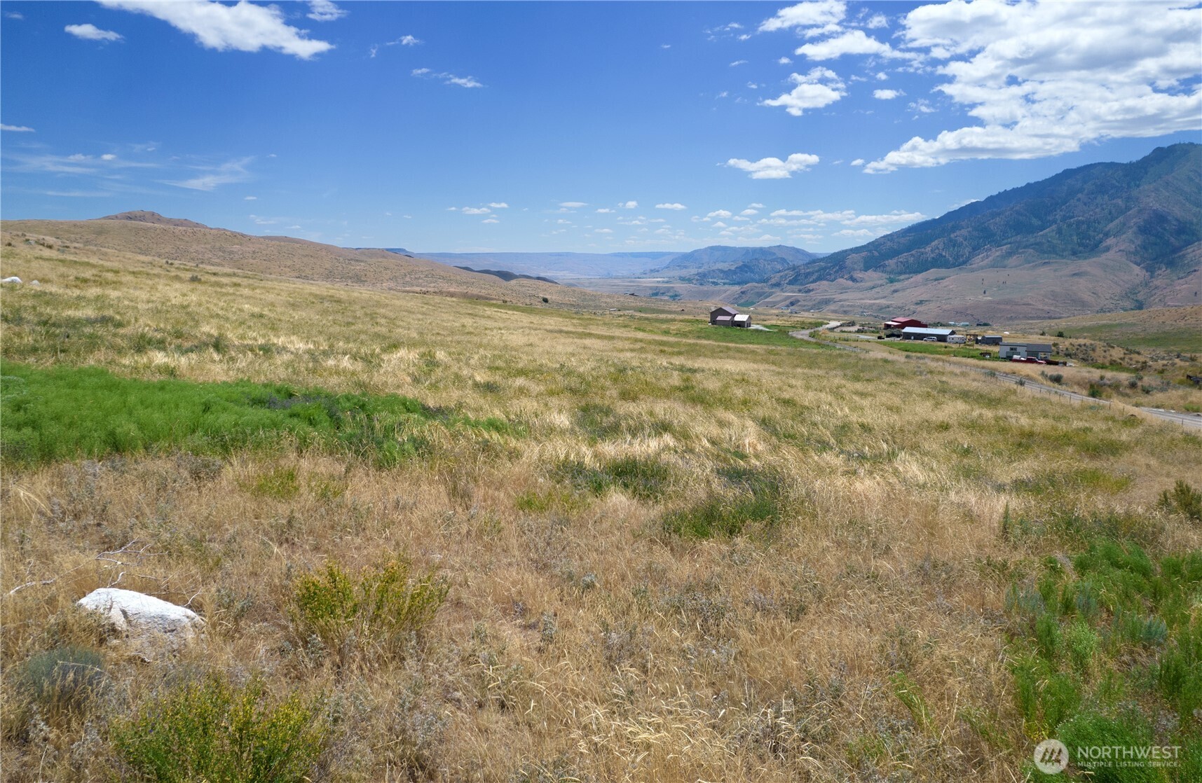 0 Bill Shaw Road Pateros, WA 98846 - Photo 9 of 32 a view of an ocean and a mountain