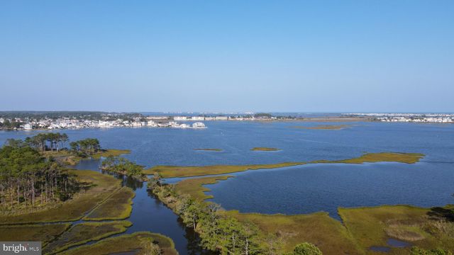 $965,000 | 22015 Crestview Drive, Selbyville, DE 19975