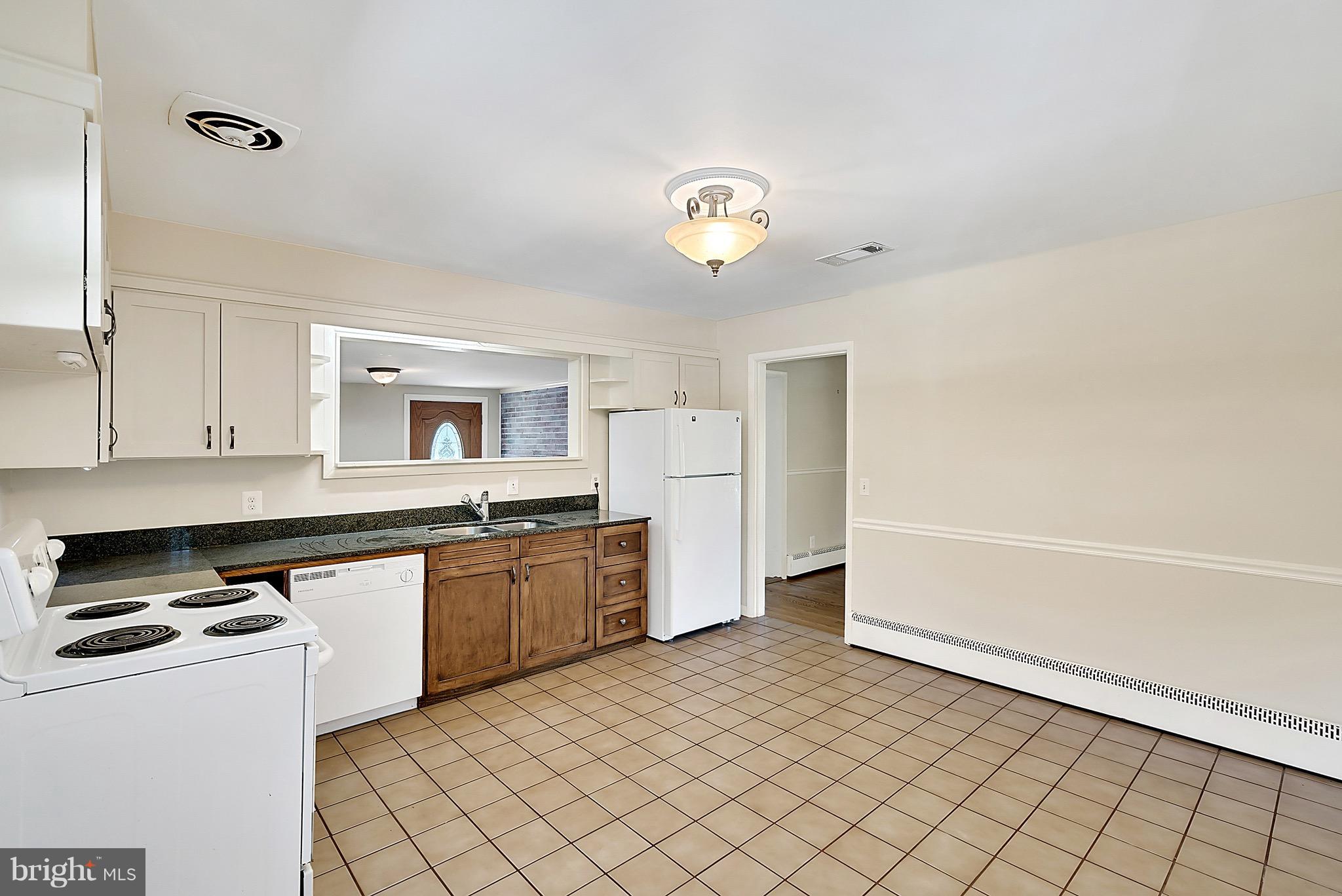 474 Foxcroft Road Warrenton, VA 20186 - Photo 6 of 23 Newer appliances