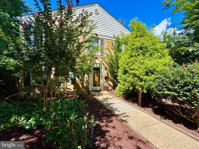 $725,000 | 2429 Alsop Court, Reston, VA 20191