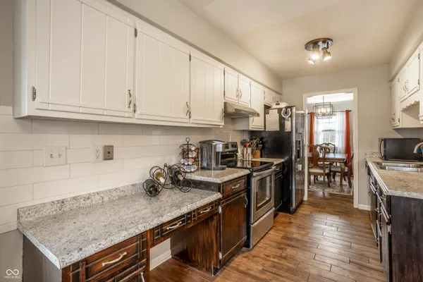 $379,900 | 7835 Scarborough Blvd S Drive, Indianapolis, IN 46256