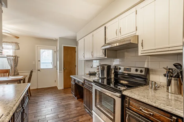 $379,900 | 7835 Scarborough Blvd S Drive, Indianapolis, IN 46256