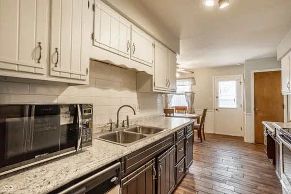 $379,900 | 7835 Scarborough Blvd S Drive, Indianapolis, IN 46256