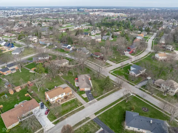 $379,900 | 7835 Scarborough Blvd S Drive, Indianapolis, IN 46256