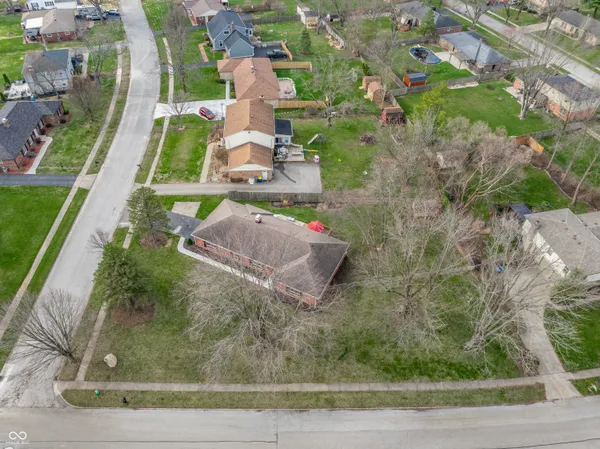 $379,900 | 7835 Scarborough Blvd S Drive, Indianapolis, IN 46256