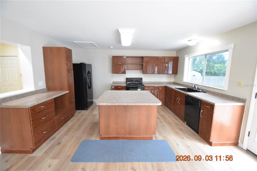 906 7th Avenue Southwest, Unit RIGHT Largo, FL 33770 - Photo 18 of 41 Gallery Image 18