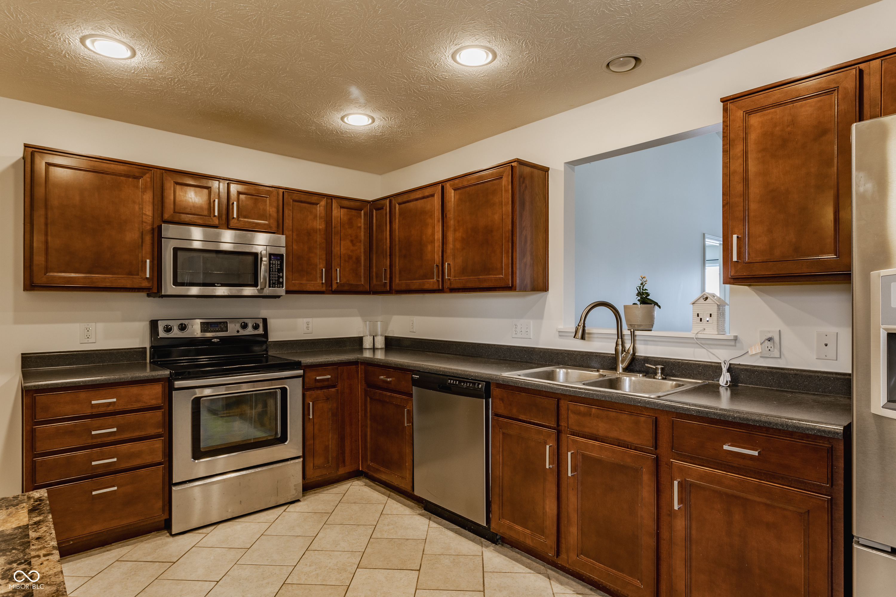 3865 Dusty Sands Road Whitestown, IN 46075 - Photo 5 of 27 Gallery Image 5