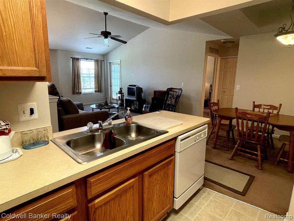 11716 Farmington Road Livonia, MI 48150 - Photo 7 of 26