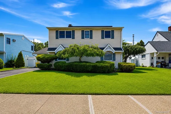 $5,400 | 12 Cable Lane, Hicksville, NY 11801