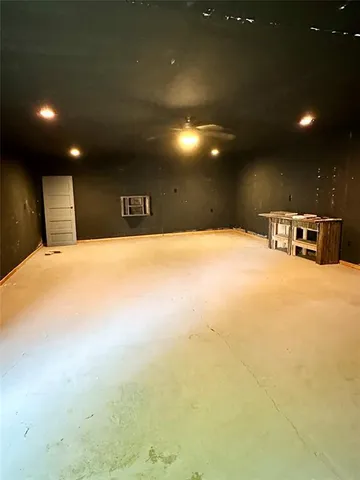 $189,900 | 410 South Preston Street, Wolfe City, TX 75496