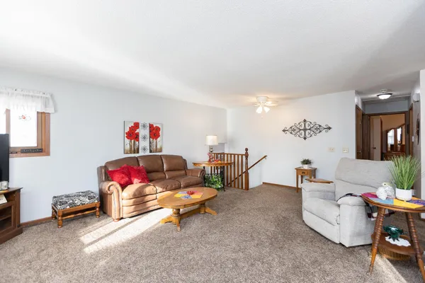 $269,000 | 1304 Camelot Court, Fairmont, MN 56031
