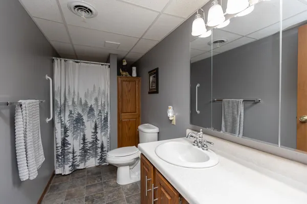 $269,000 | 1304 Camelot Court, Fairmont, MN 56031