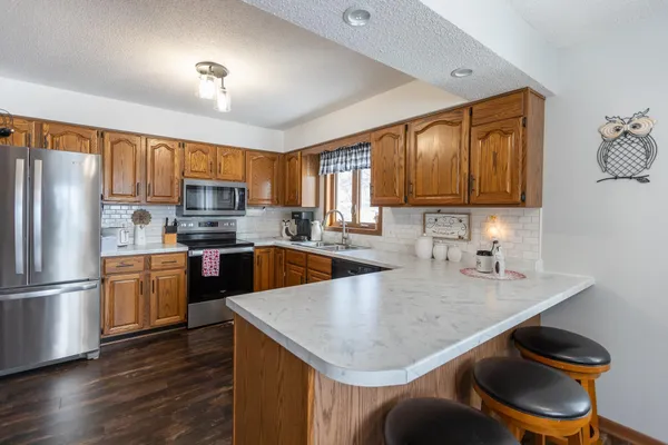 $269,000 | 1304 Camelot Court, Fairmont, MN 56031