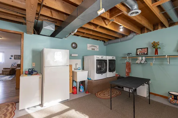 $269,000 | 1304 Camelot Court, Fairmont, MN 56031