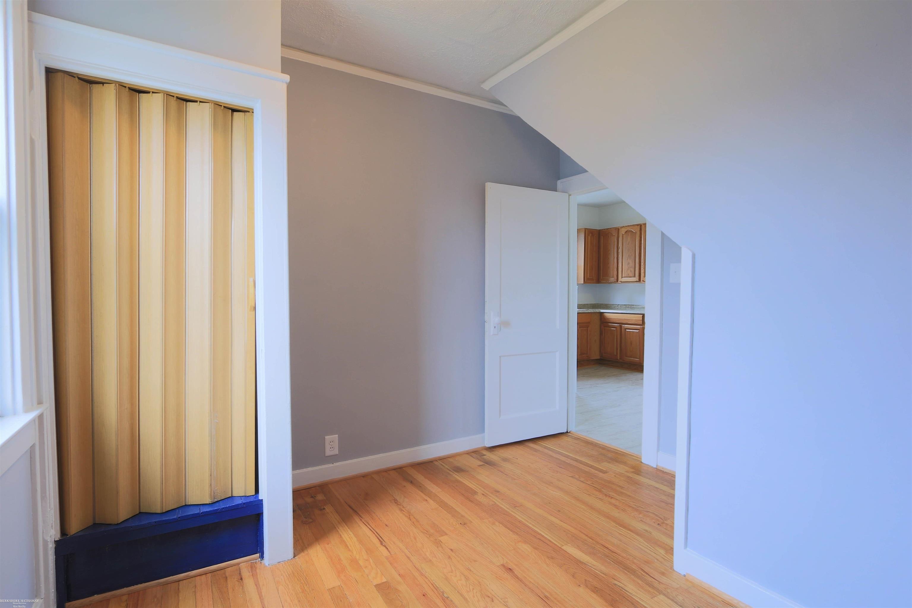 29447 Kelly Road, Unit APARTMENT A Roseville, MI 48066 - Photo 37 of 41