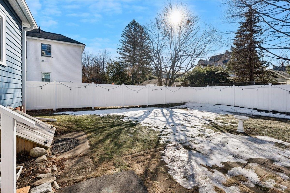 323 Myrtle Street Manchester, NH 03104 - Photo 43 of 51