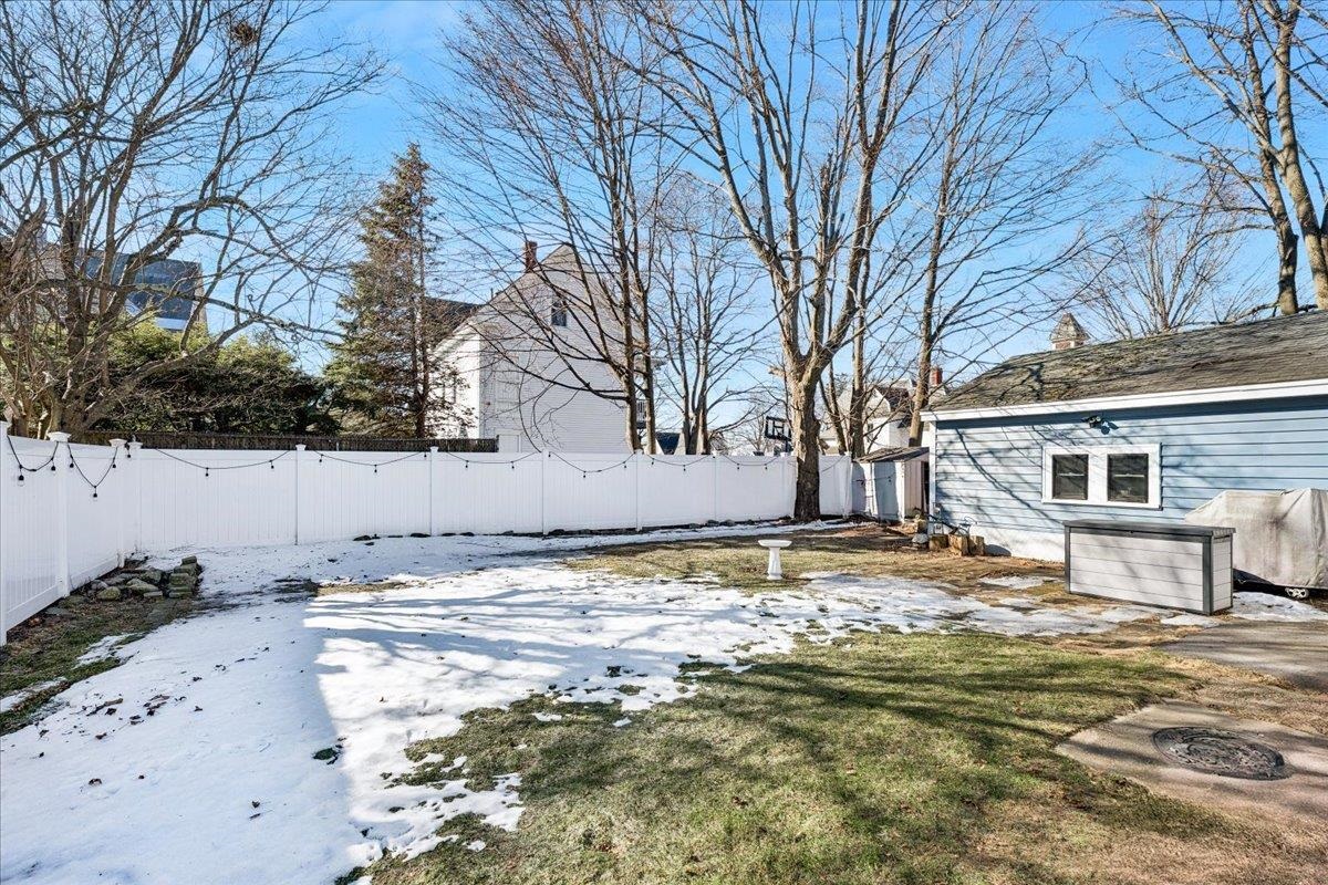 323 Myrtle Street Manchester, NH 03104 - Photo 47 of 51