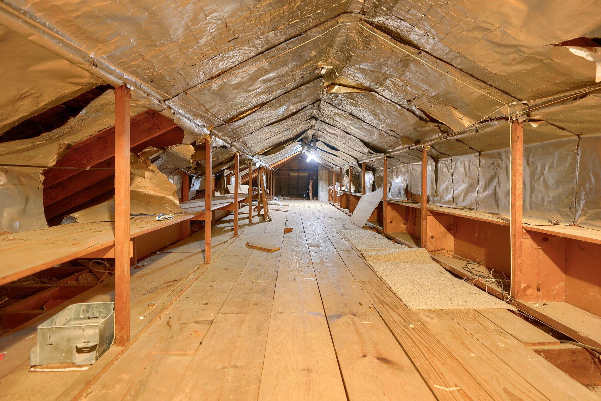 40 North Harding Road Columbus, OH 43209 - Photo 29 of 34 Plenty of storage space!