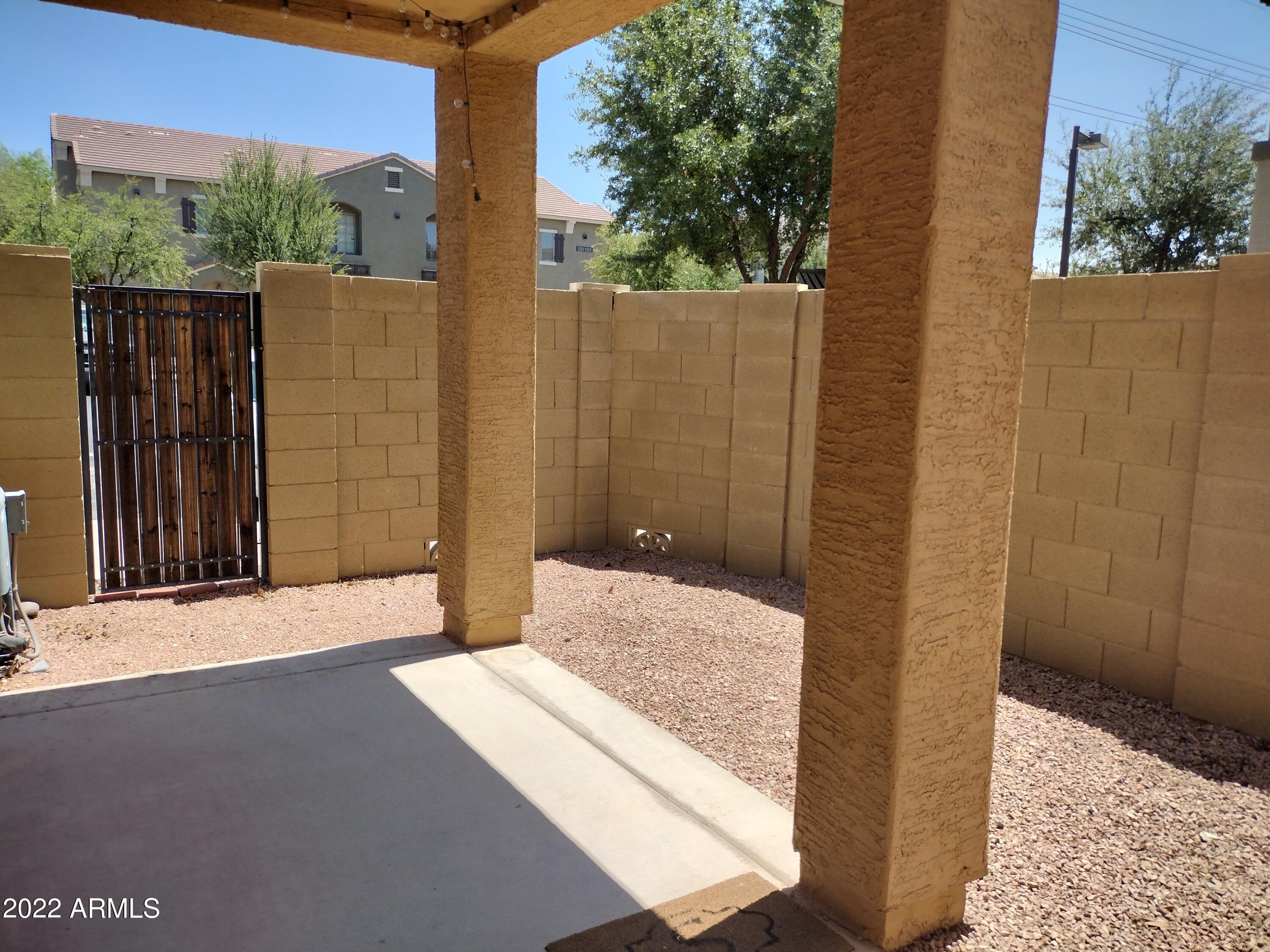 2401 East Rio Salado Parkway, Unit 1076 Tempe, AZ 85288 - Photo 14 of 15 a balcony with a sink