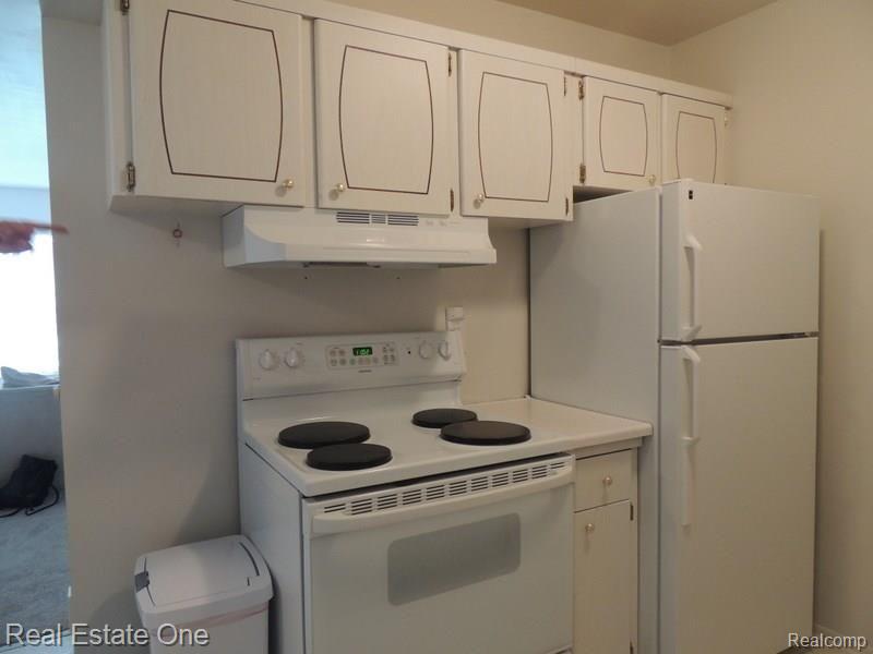 26760 Joy Road, Unit E2 Redford, MI 48239 - Photo 11 of 15 Nice appliances and new hood fan