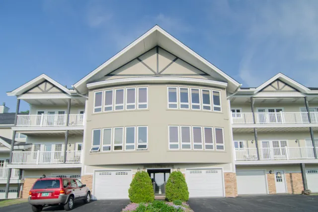 $449,000 | 120 Pepin Drive, Unit B 6, Newport, VT 05855