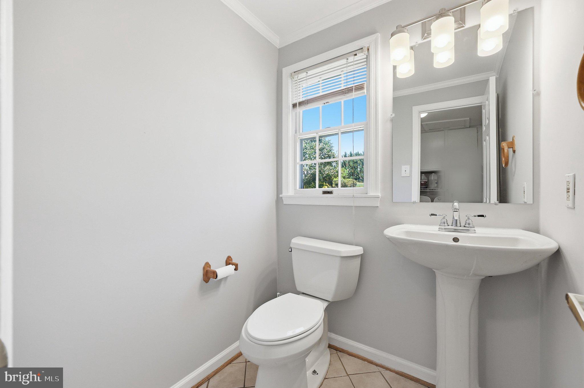 3814 Boteler Road Mount Airy, MD 21771 - Photo 17 of 61 Powder Room