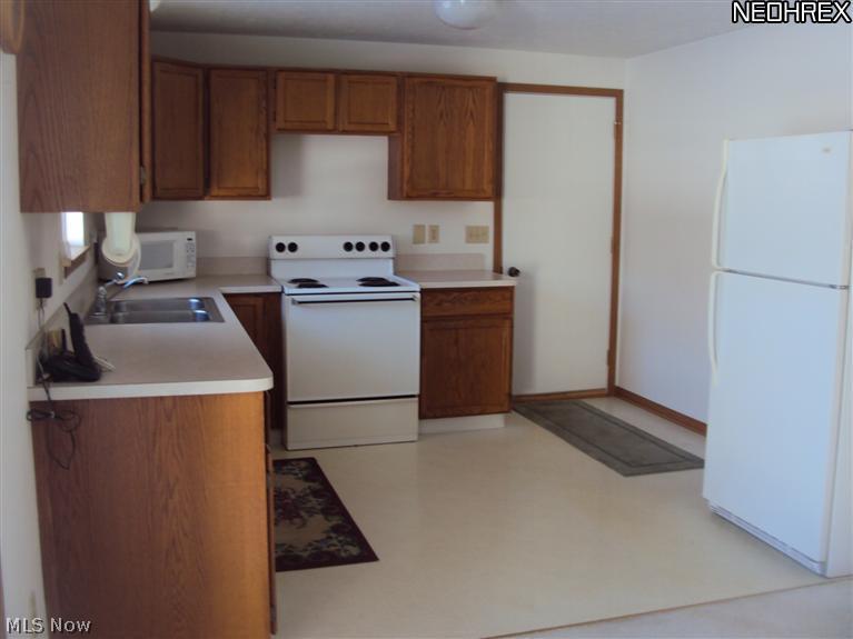 Appliances are included in this modern kitchen with loads of cabinet space!