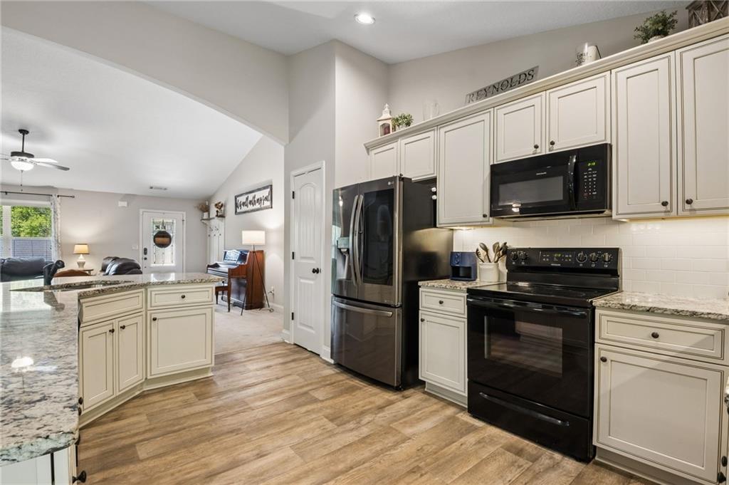 275 Emily Forest Way Pendergrass, GA 30567 - Photo 14 of 45