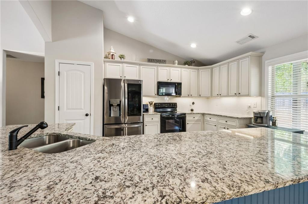 275 Emily Forest Way Pendergrass, GA 30567 - Photo 16 of 45