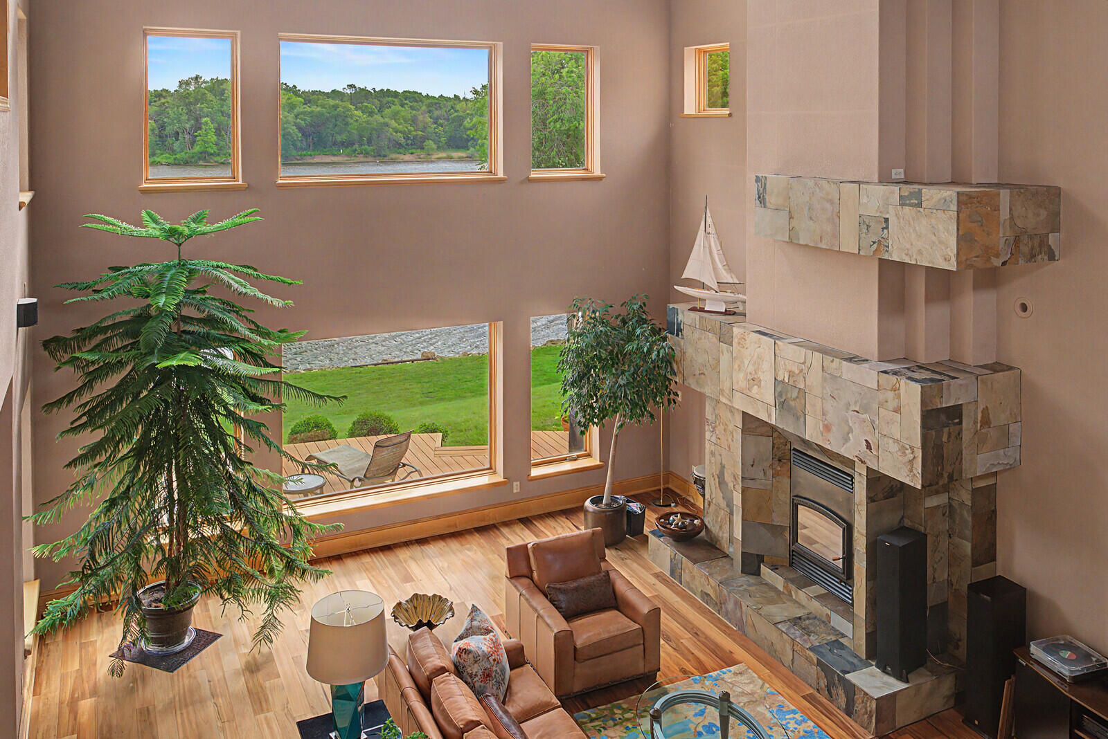 30960 Old Mill Road Dresbach, MN 55947 - Photo 62 of 125 79_30960OldMillRd_LivingRm18_mls