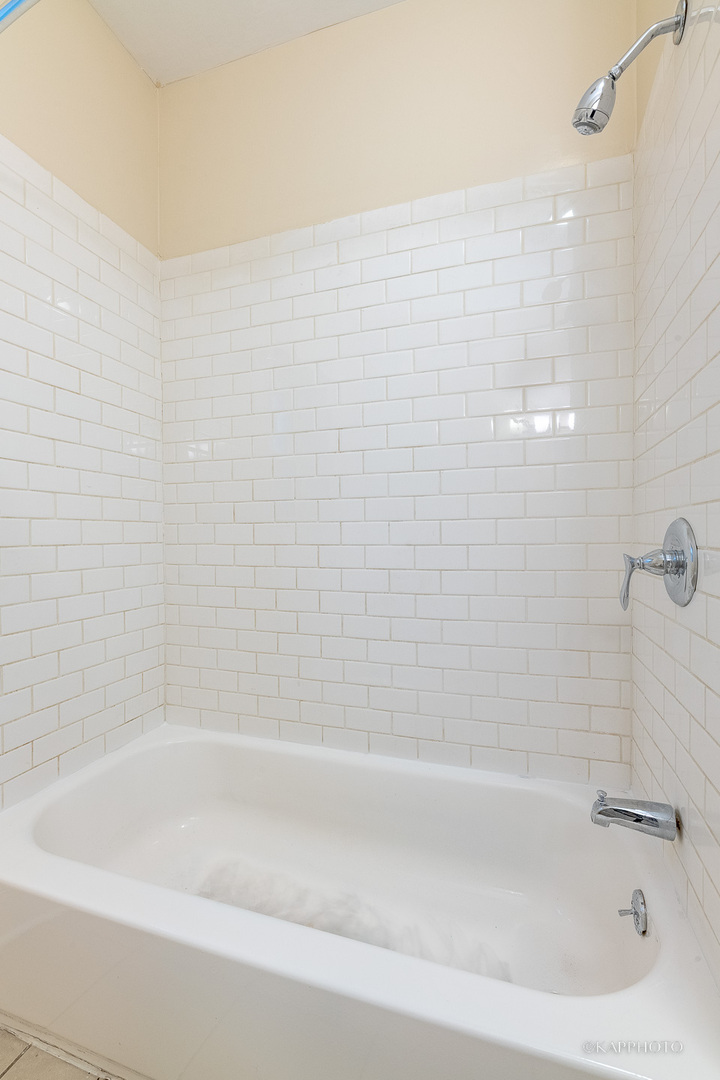 6819 South Ridgeland Avenue, Unit 2 Chicago, IL 60649 - Photo 7 of 18