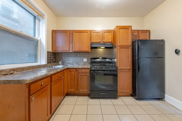 $1,650 | 6819 South Ridgeland Avenue, Unit 2, Chicago, IL 60649