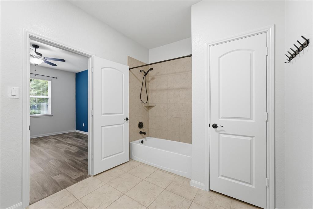 7707 Boulder Sunstone Lane Conroe, TX 77304 - Photo 18 of 26