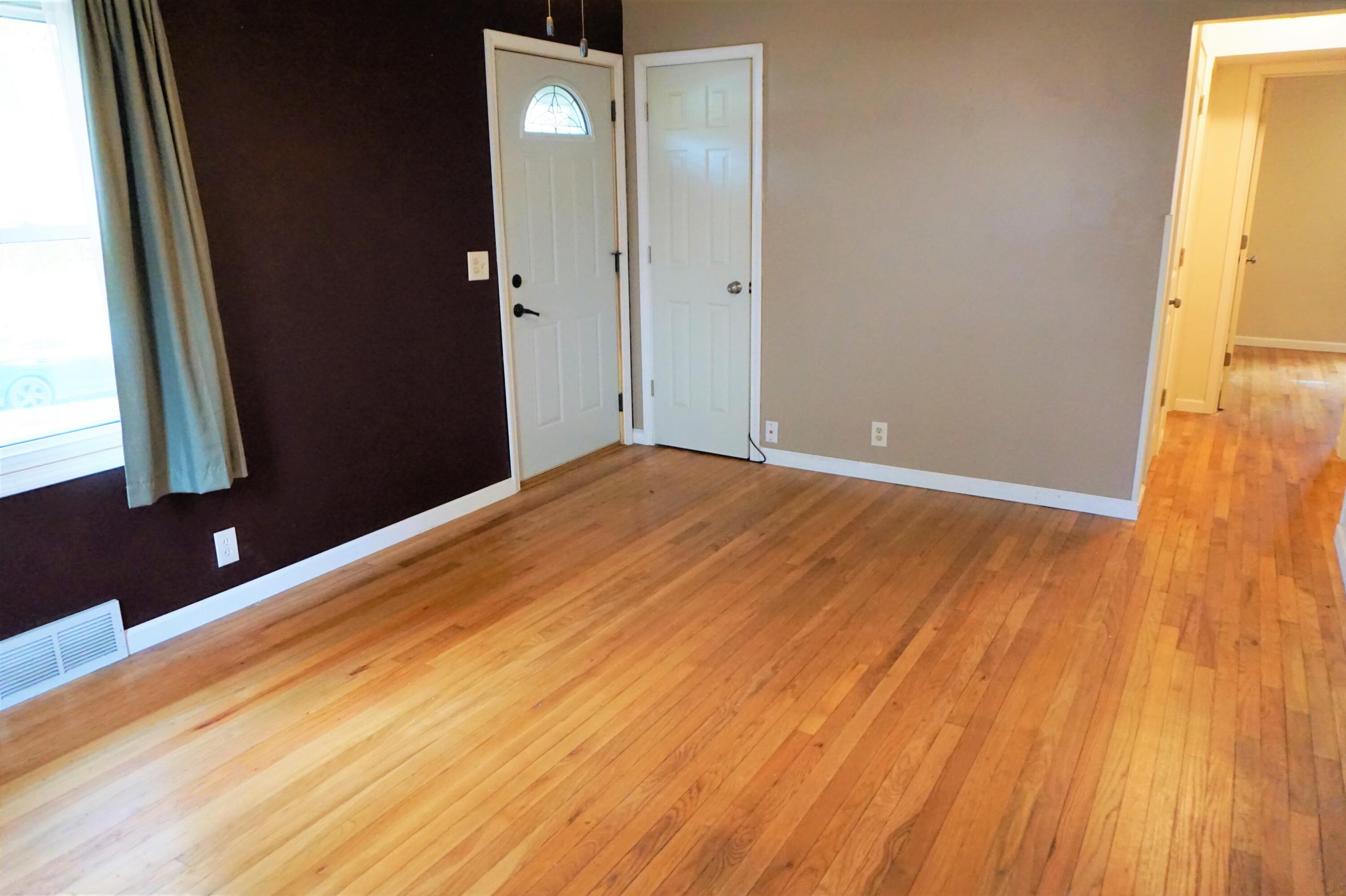 1624 Miller Road Kalamazoo, MI 49001 - Photo 11 of 32 DSC05566