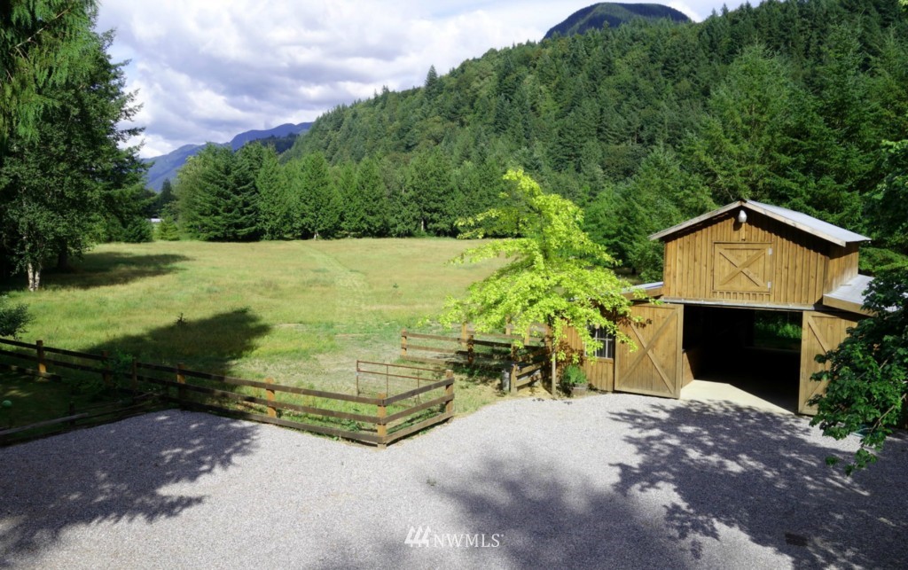 7270 South Pass Road Maple Falls, WA 98266 - Photo 3 of 25
