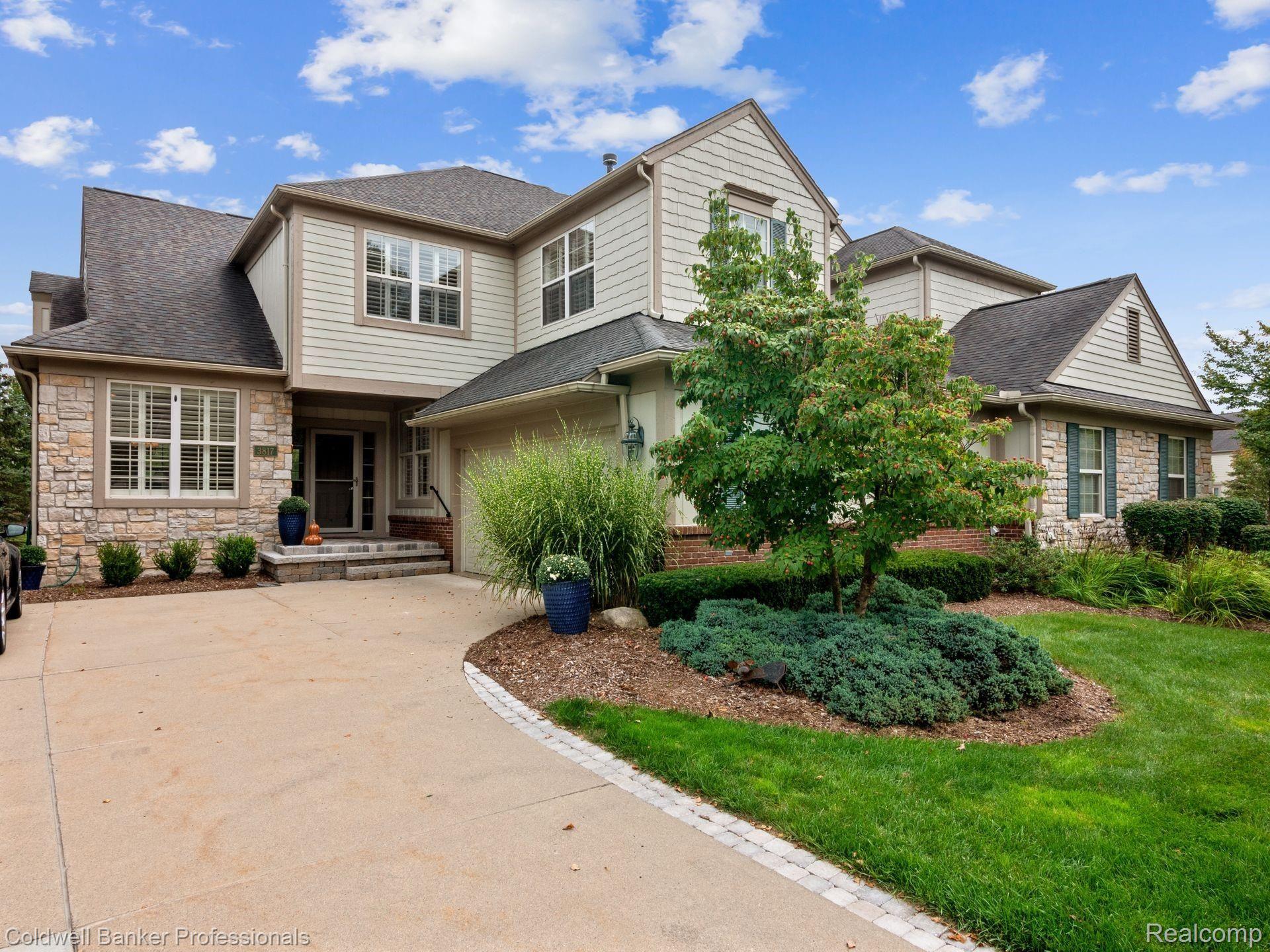3817 Winding Brk Circle Rochester, MI 48309 - Photo 2 of 46 2.jpg