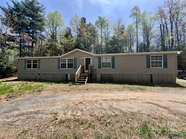 $215,000 | 343 Daytona Lane, Saluda, NC 28773