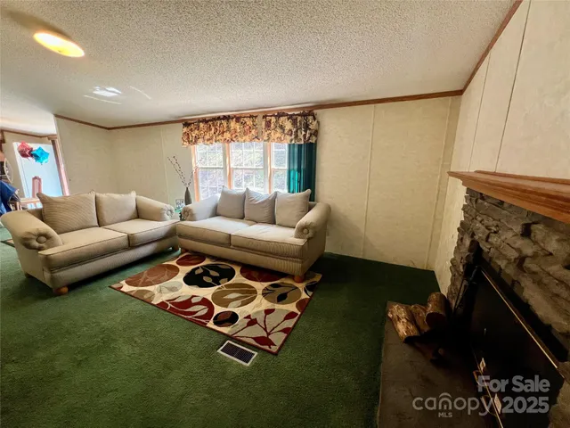 $215,000 | 343 Daytona Lane, Saluda, NC 28773