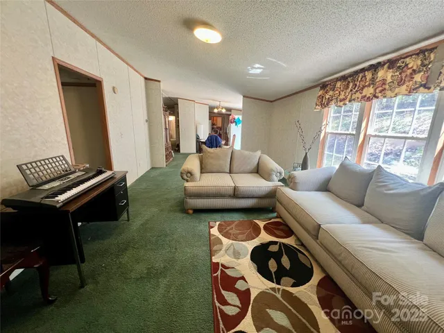 $215,000 | 343 Daytona Lane, Saluda, NC 28773