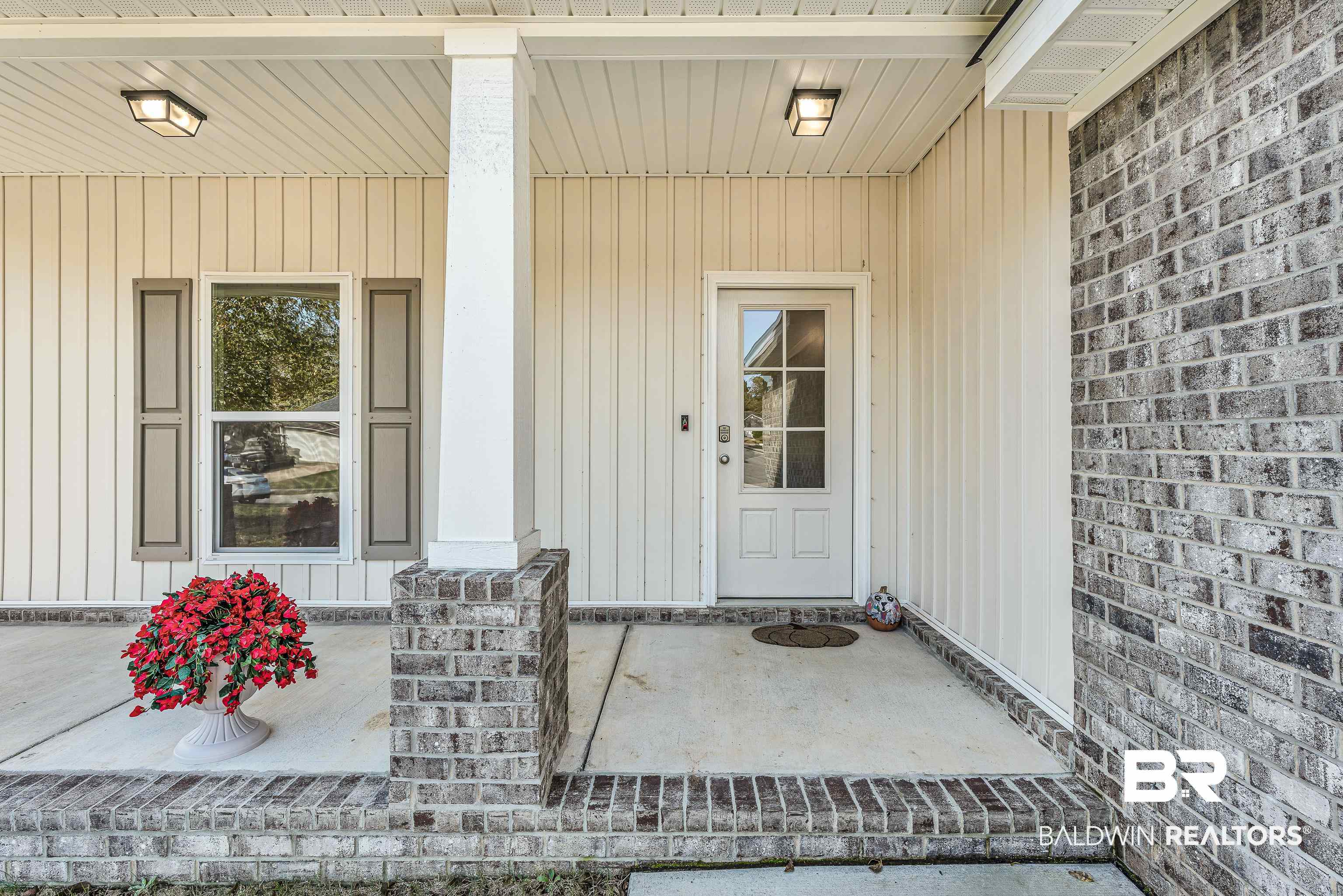 9206 Greenleaf Drive Daphne, AL 36527 - Photo 25 of 32 Entrance to property with covered porch