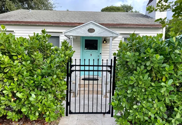 $949,900 | 2008 Southeast 4th Avenue, Unit 13, Fort Lauderdale, FL 33316